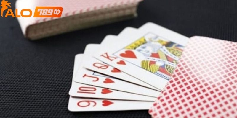 Không nên vội vàng đánh hết các quân bài mạnh ngay từ đầu